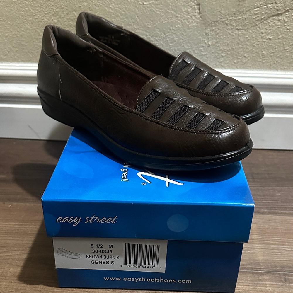 Easy Street Women's Dark Brown Loafers
